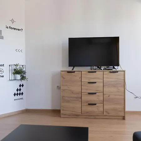 Апартаменты Lovely 1bd Flat Near The Sea Garden By Flat Mаnаger Бургас